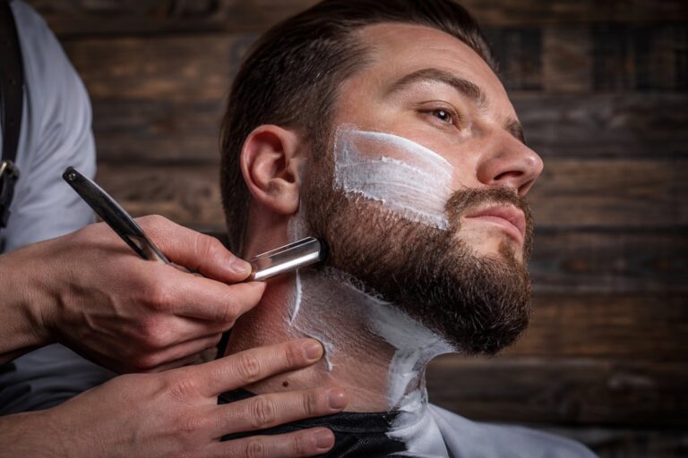 Taille de barbe : technique et traçage des contours